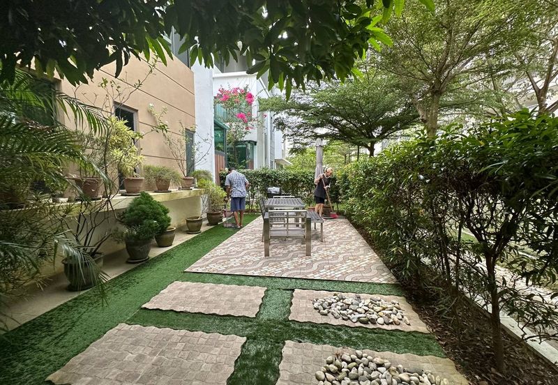 Lake Point Residence