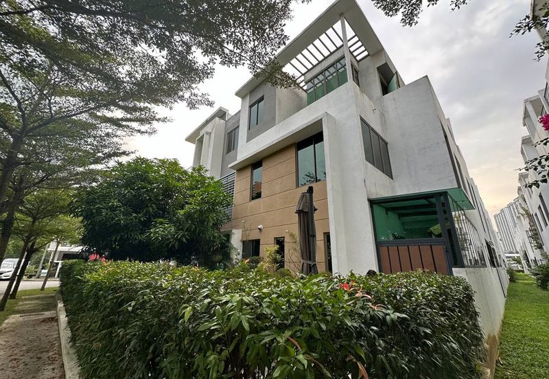 Lake Point Residence