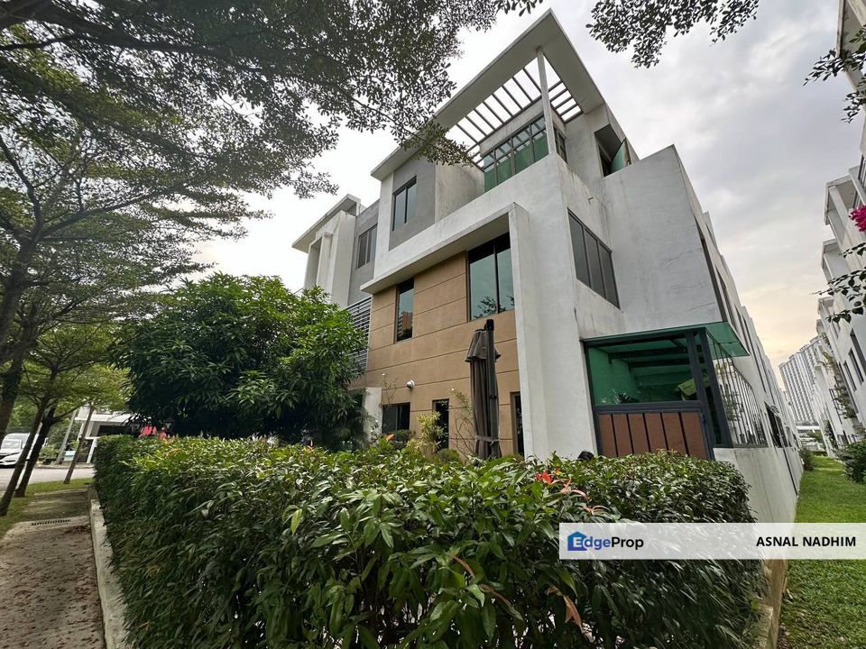 3 Storey Terrace Lake Point Residence Cyberjaya For Sale, Selangor, Cyberjaya