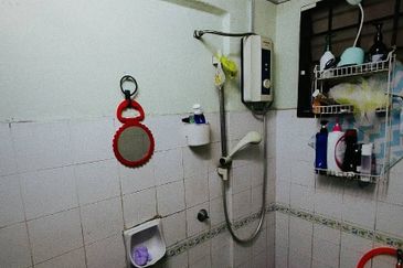 Pangsapuri Putra Harmoni, Precint 9