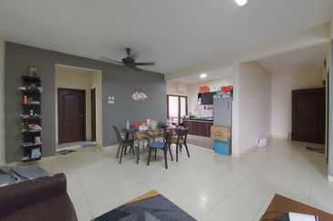 Villa Park Condominium