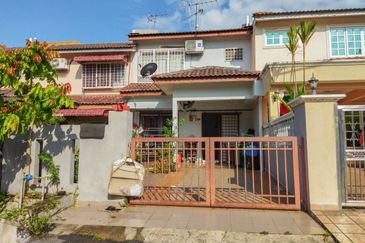 Taman Pinggiran Putra