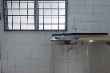 Pangsapuri Putra Harmoni, Precint 9