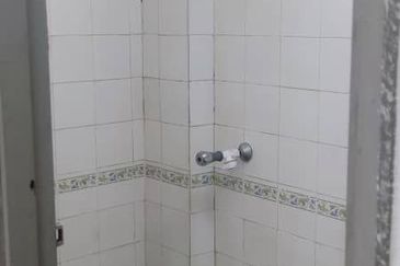 Pangsapuri Putra Harmoni, Precint 9