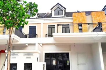 Monet Springtime @ Sunsuria City