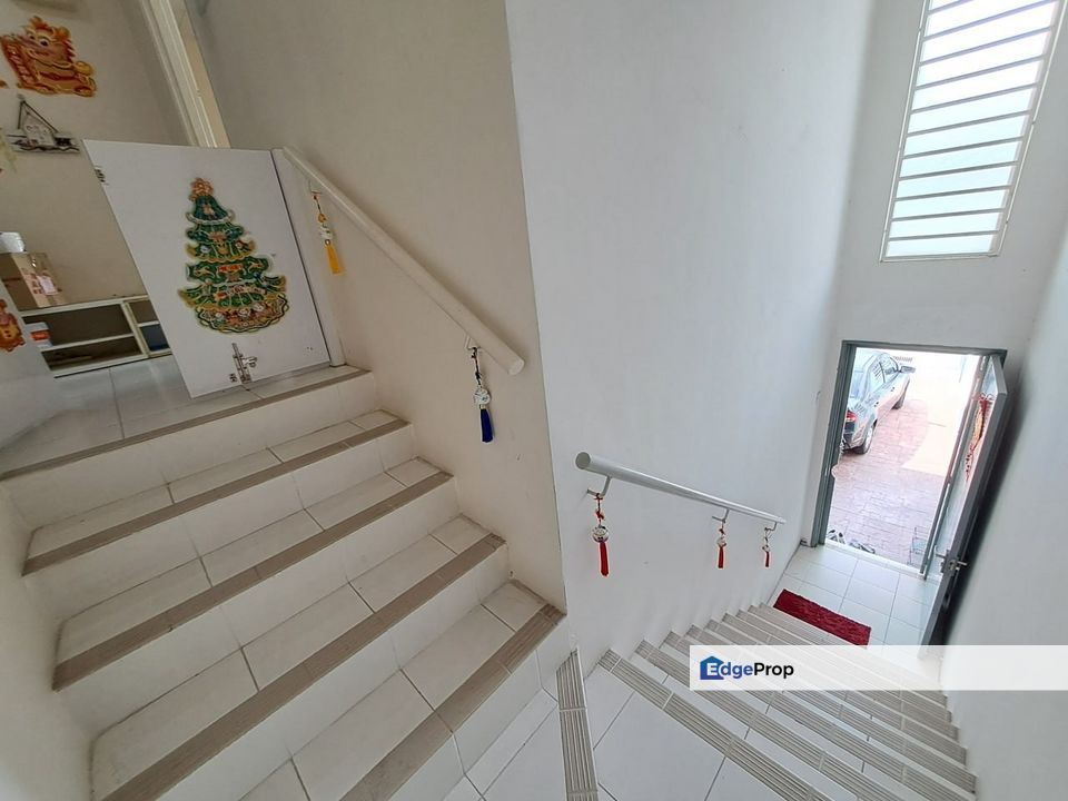 Townhouse The Lake Residence Taman Putra Perdana For Sale, Selangor, Puchong