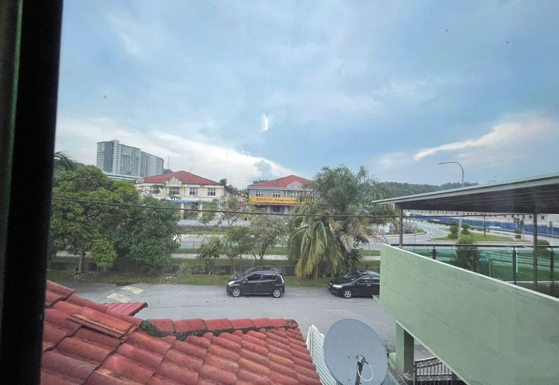 Taman Seroja, Bandar Baru Salak Tinggi