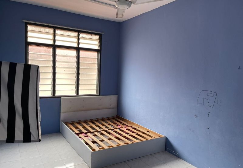 Taman Seroja, Bandar Baru Salak Tinggi