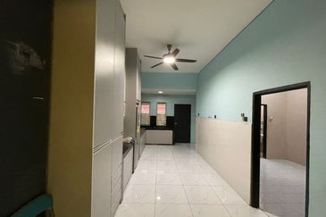 Taman Seroja, Bandar Baru Salak Tinggi