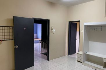 Taman Seroja, Bandar Baru Salak Tinggi