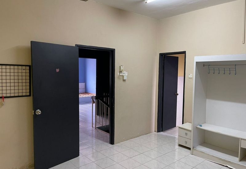 Taman Seroja, Bandar Baru Salak Tinggi