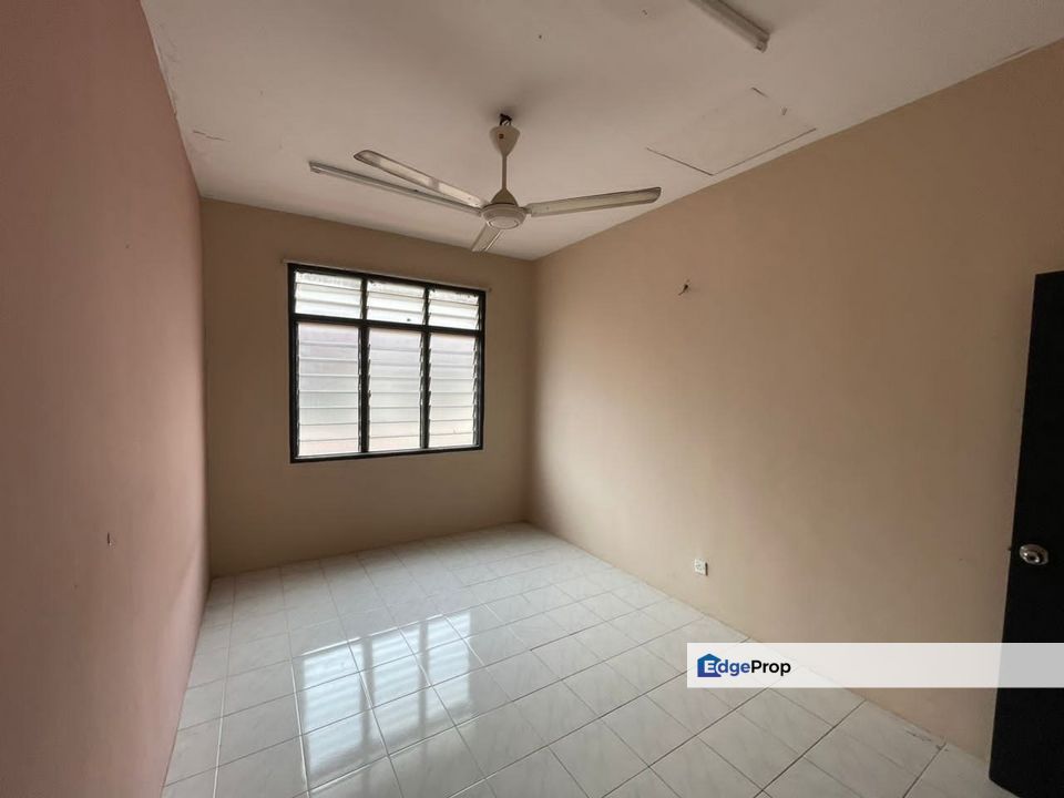 Renovated 2 Storey Terrace Taman Seroja, Selangor, Sepang