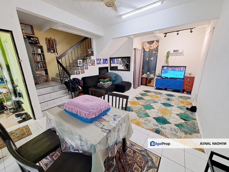 Teres 2 Tingkat, Tmn Dahlia, Bdr Baru Salak Tinggi Sepang For Sale , Selangor, Sepang