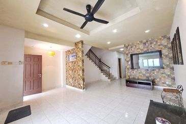 Jalan Spektrum U16 @ Taman Bukit Subang