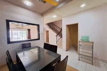 Jalan Spektrum U16 @ Taman Bukit Subang