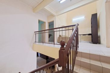 Jalan Spektrum U16 @ Taman Bukit Subang