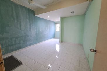 Jalan Spektrum U16 @ Taman Bukit Subang