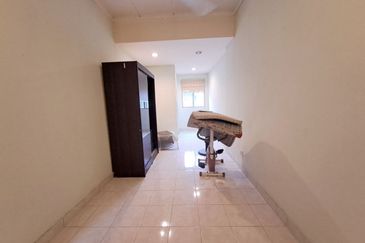 Jalan Spektrum U16 @ Taman Bukit Subang