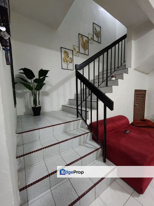 Double Storey (Intermediate) Taman Dahlia, Bandar Baru Salak Tinggi, Sepang, Selangor, Sepang