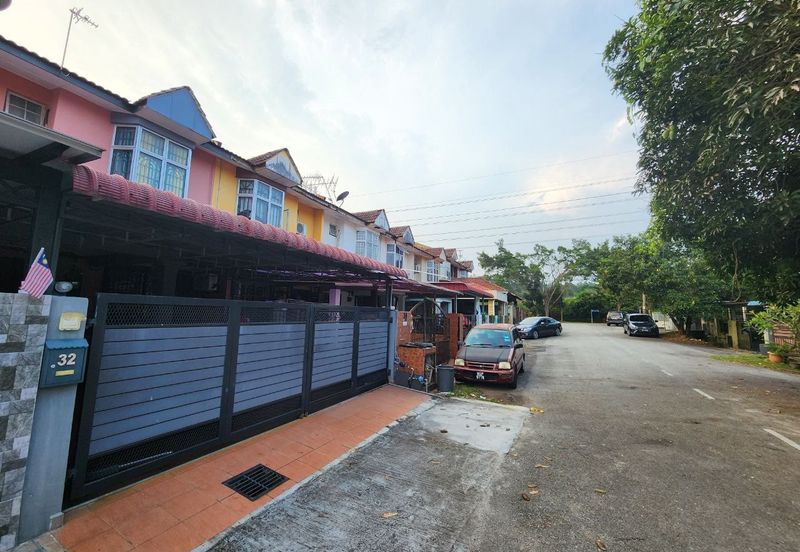 Taman Dahlia, Sepang