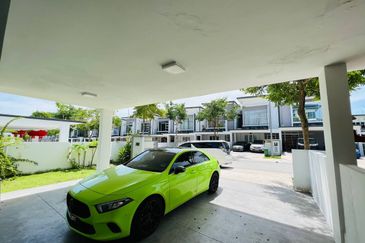 Parkfield Residences, Tropicana Heights