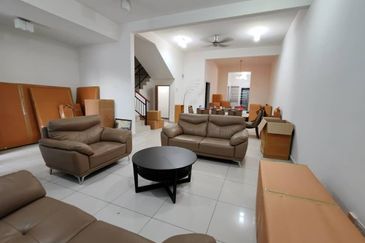 Evira @ Warisan Puteri