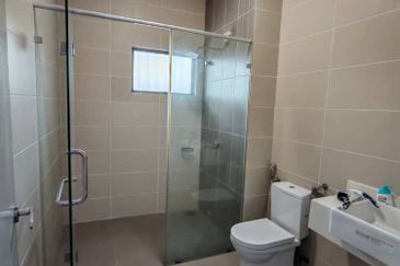 Evira @ Warisan Puteri