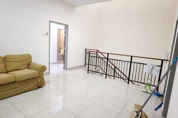 Evira @ Warisan Puteri