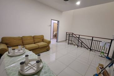 Evira @ Warisan Puteri