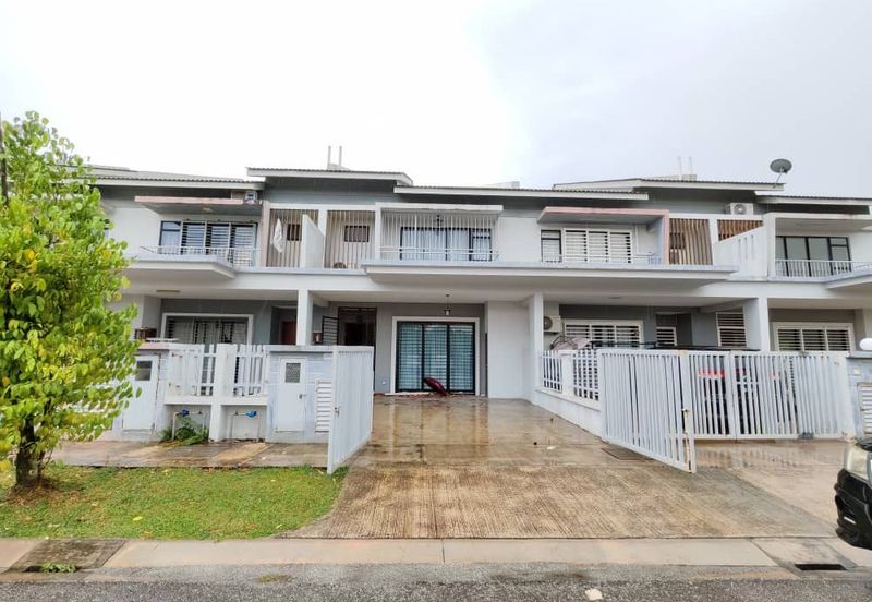 Evira @ Warisan Puteri