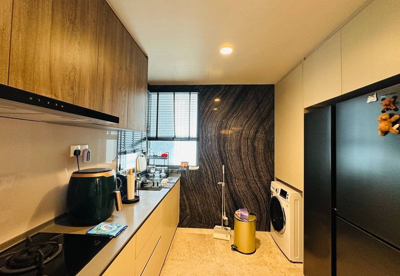 Datum Jelatek Residence