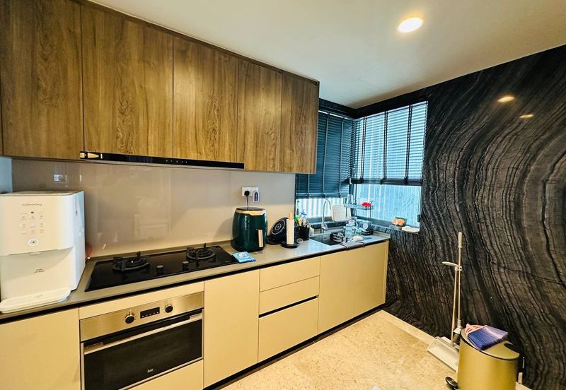 Datum Jelatek Residence