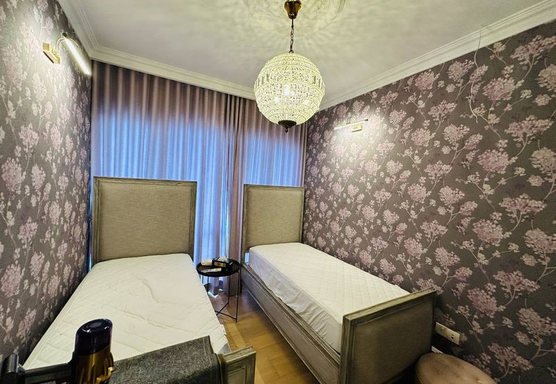 Datum Jelatek Residence