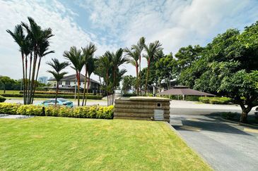 Perdana Lakeview East