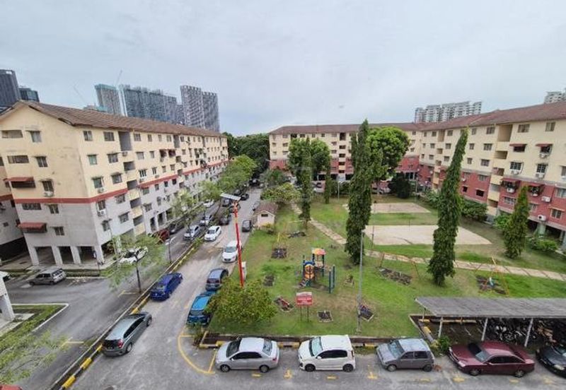 Flat PKNS, Seksyen 7