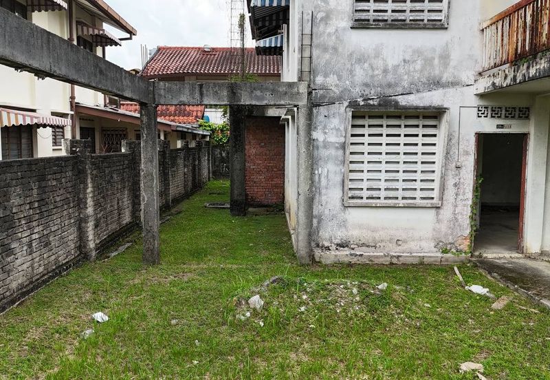 Jalan Enggang Timur 10