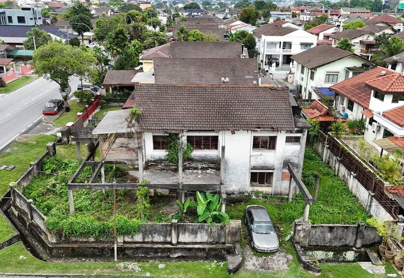 Jalan Enggang Timur 10