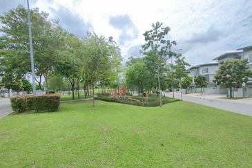 Parkfield Residences, Tropicana Heights