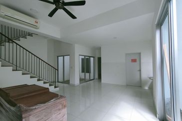 Parkfield Residences, Tropicana Heights