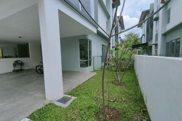 Parkfield Residences, Tropicana Heights