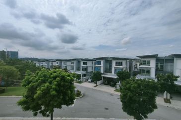 Parkfield Residences, Tropicana Heights