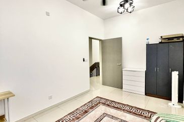 Setia Warisan Tropika (Belladonna)