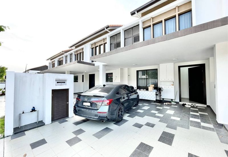 Setia Warisan Tropika (Belladonna)