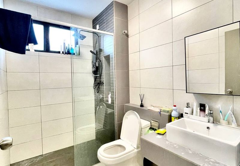 Setia Warisan Tropika (Belladonna)