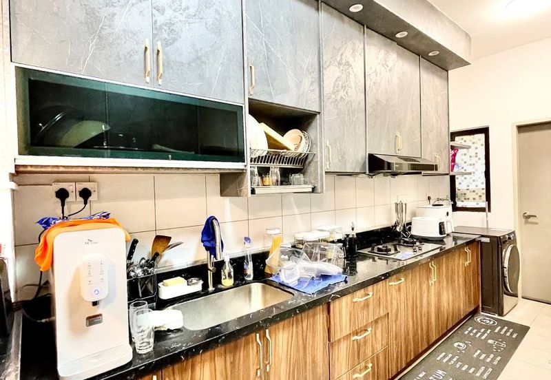 Setia Warisan Tropika (Belladonna)