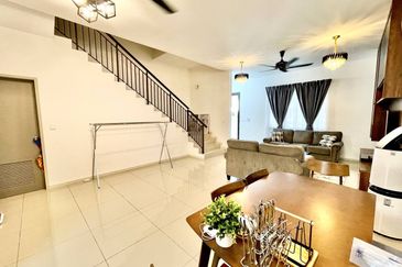 Setia Warisan Tropika (Belladonna)