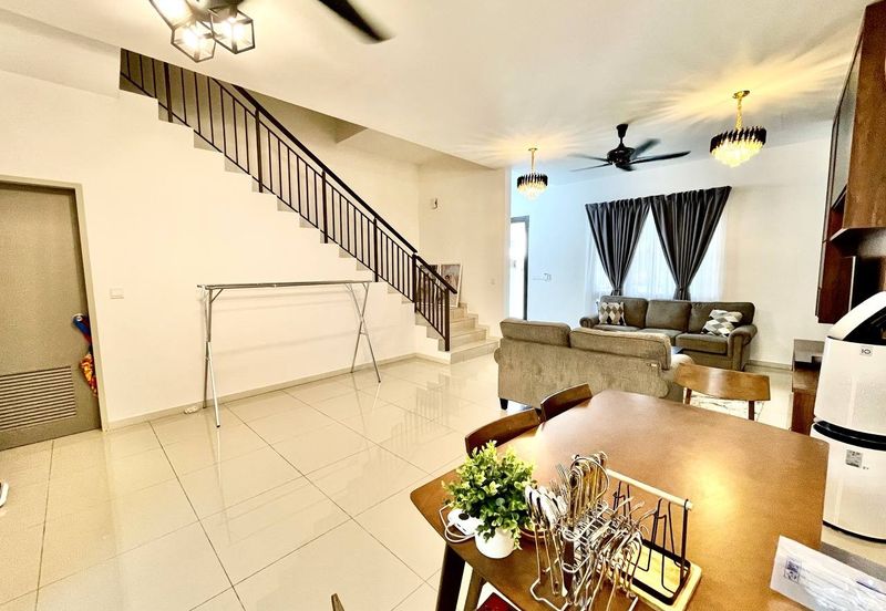 Setia Warisan Tropika (Belladonna)