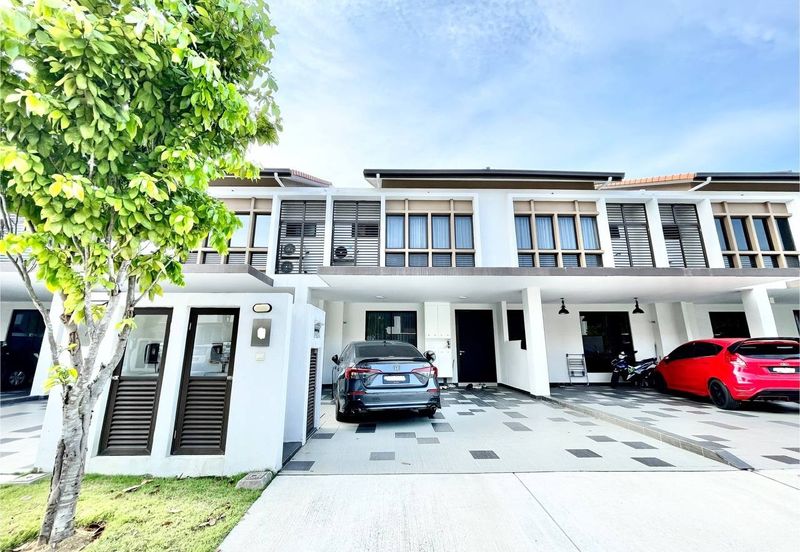 Setia Warisan Tropika (Belladonna)