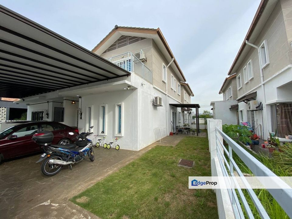 EXTENDED & RENOVATED 2 Storey Semi D Cluster Desiran Bayu Puchong, Selangor, Puchong