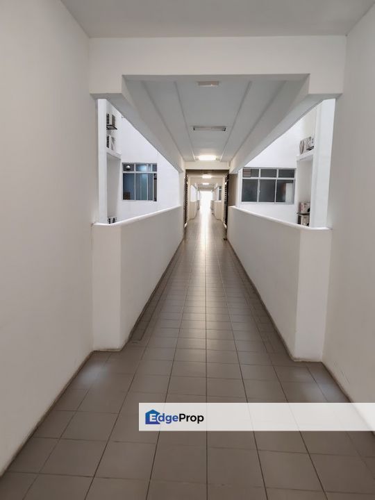 DEPAN SEKOLAH Residensi Semarak Platinum Splendor Kuala Lumpur, Kuala Lumpur, Keramat